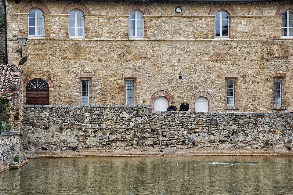Náves Bagno Vignoni s termální nádrží