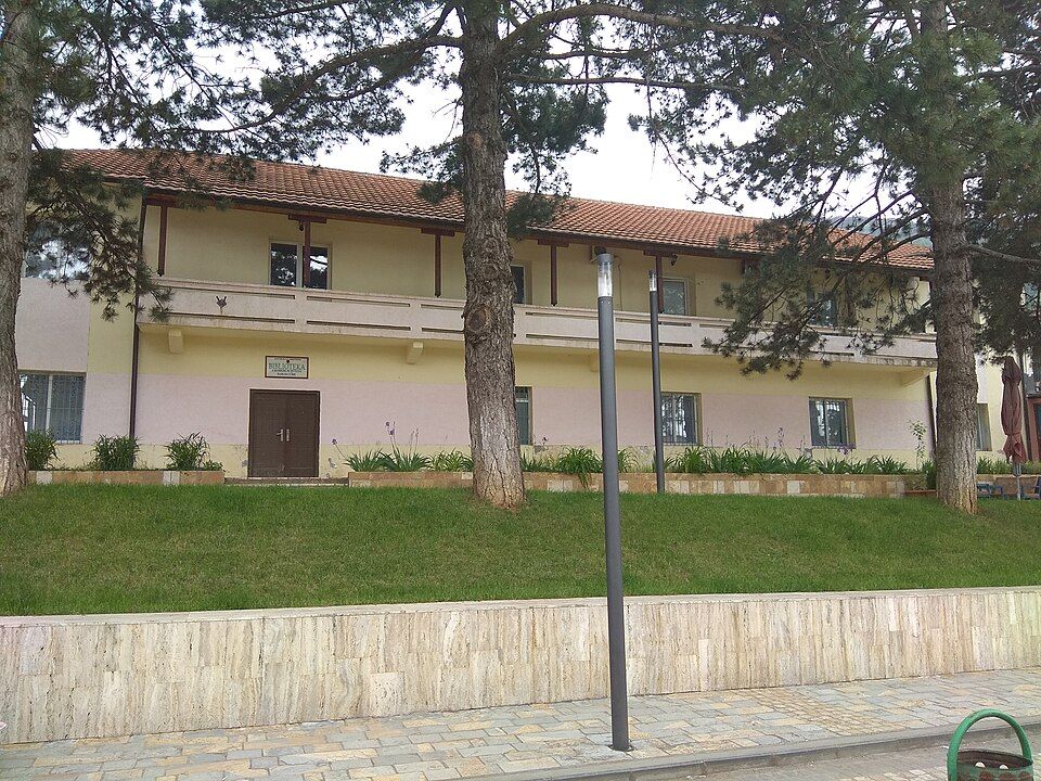 Knihovna v Bajram Curri