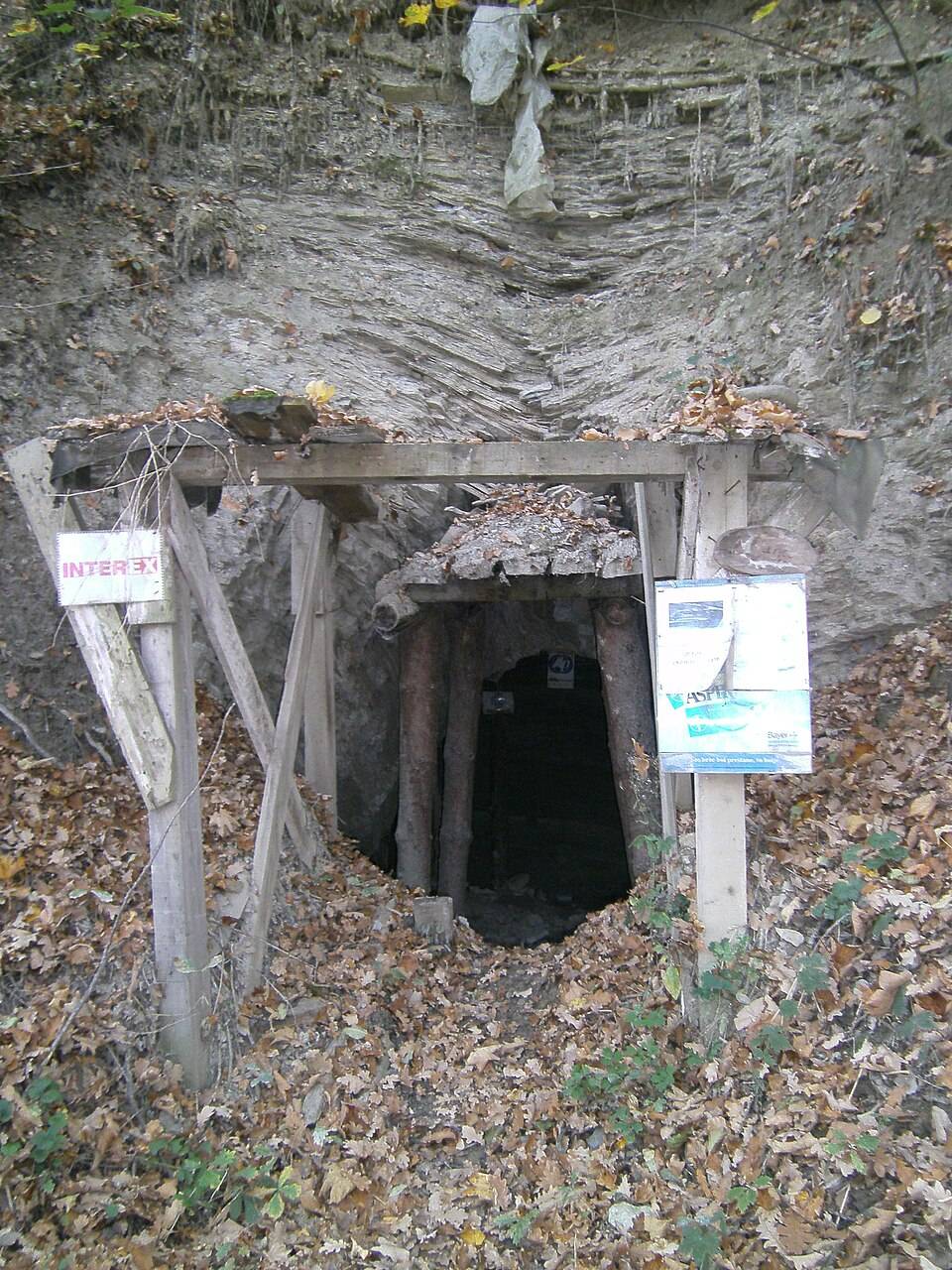 Vstup do tunelu Ravne u Visoka