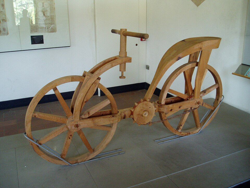 Interiér Museo Leonardiano s rekonstrukcemi vynálezů