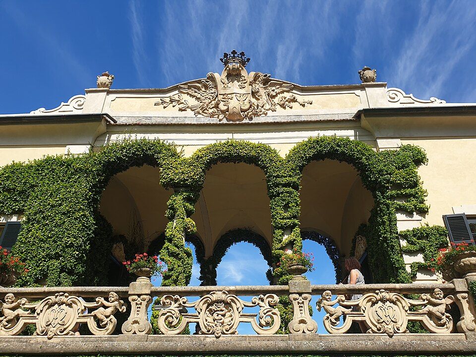 Detail teras a zahrady Villa del Balbianello