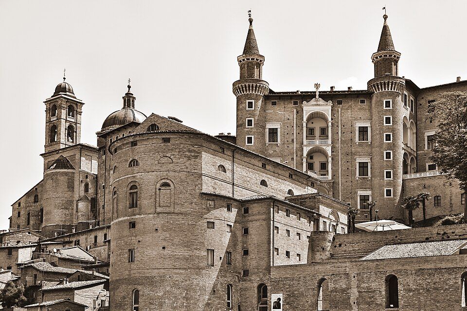 Palazzo Ducale v Urbinu, pohled na hlavní průčelí