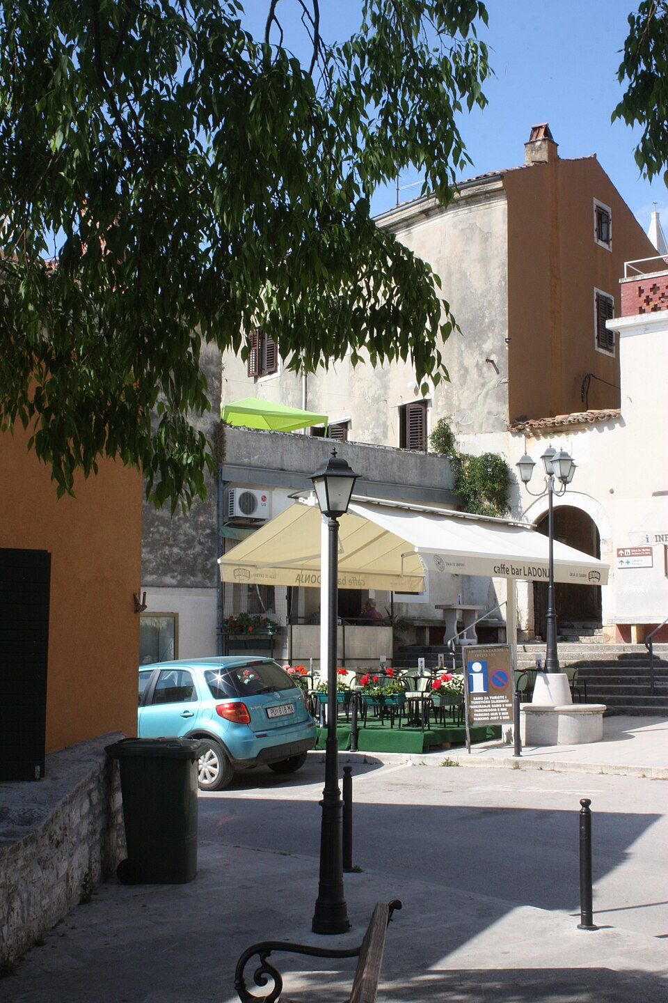 Náměstí ve Vrsaru