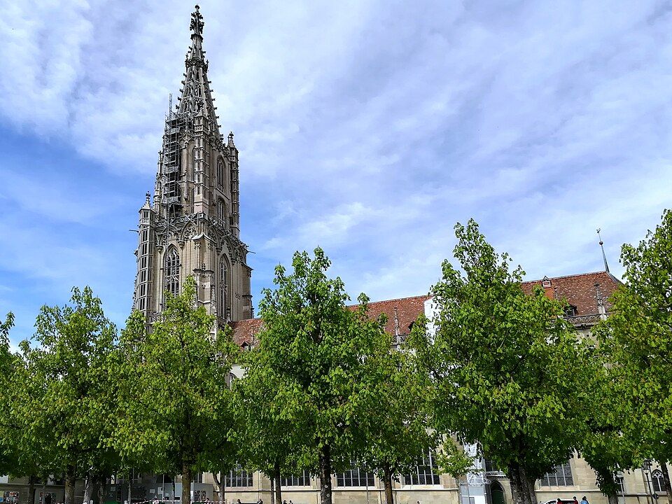 Pozdně gotická katedrála Münster v Bernu