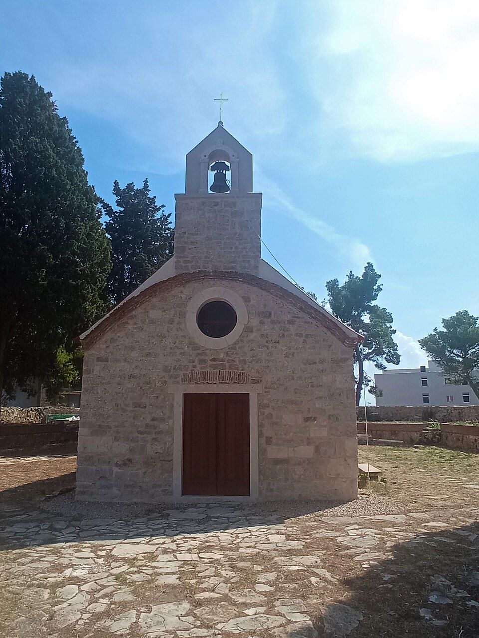 Kostel sv. Kříže ve Vodicích