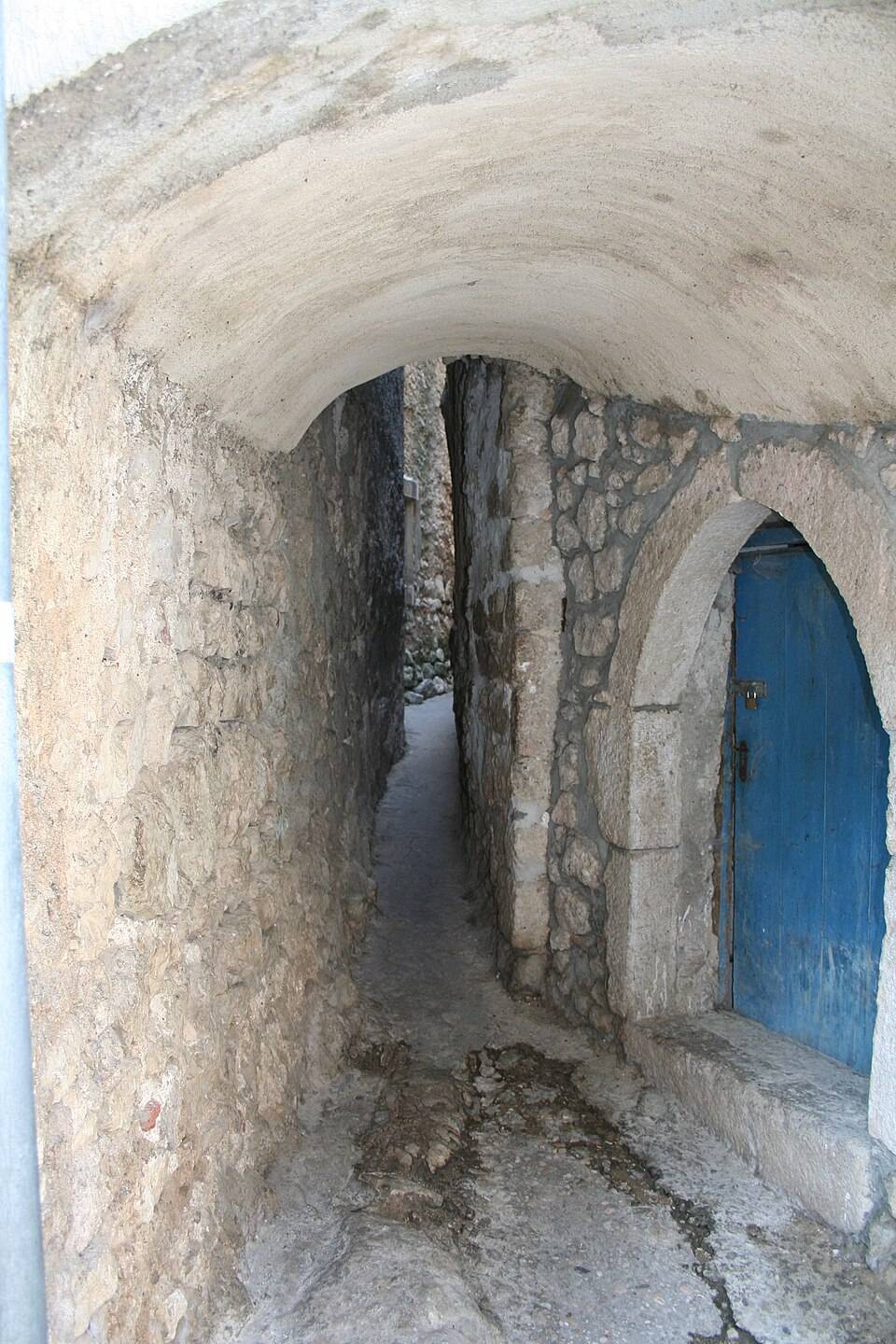 Klančić, jedna z nejužších uliček na světě, Vrbnik