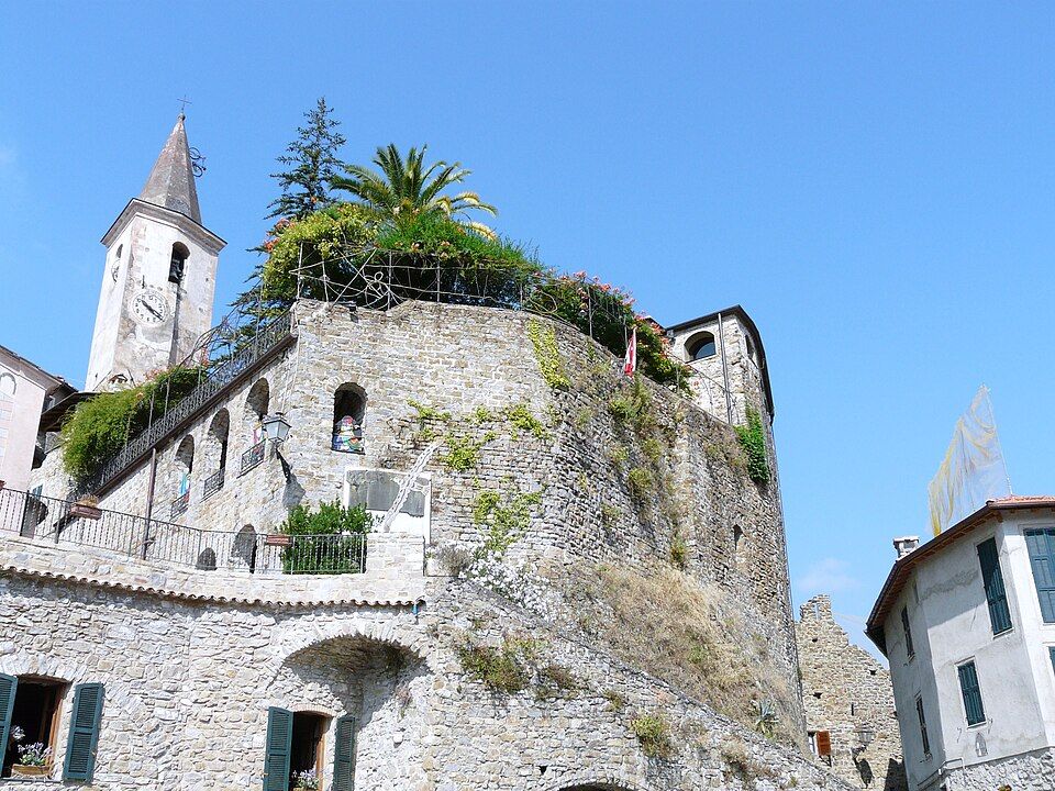 Hrad della Lucertola v Apricale