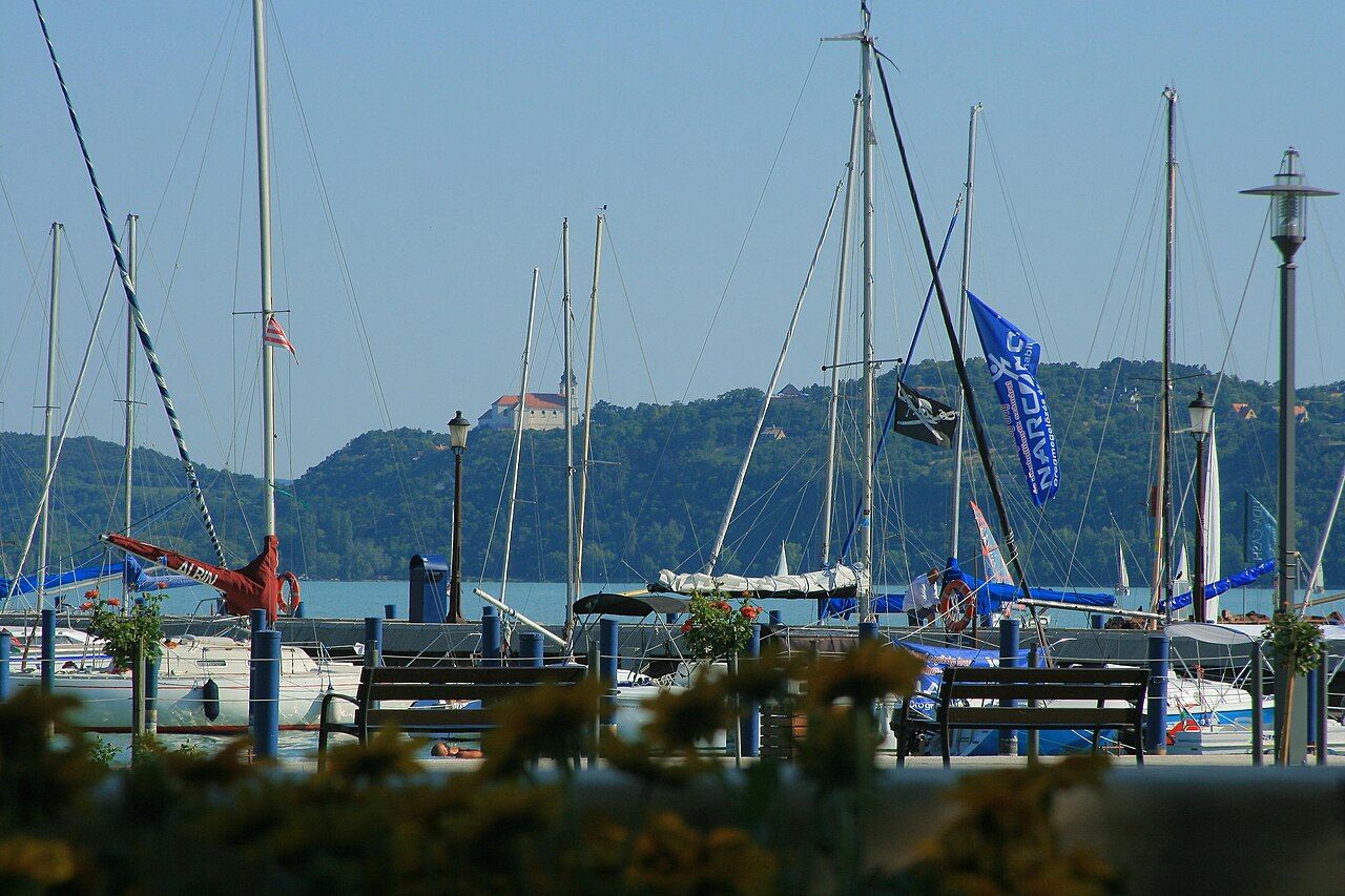Pohled na Balatonfüred a Balaton