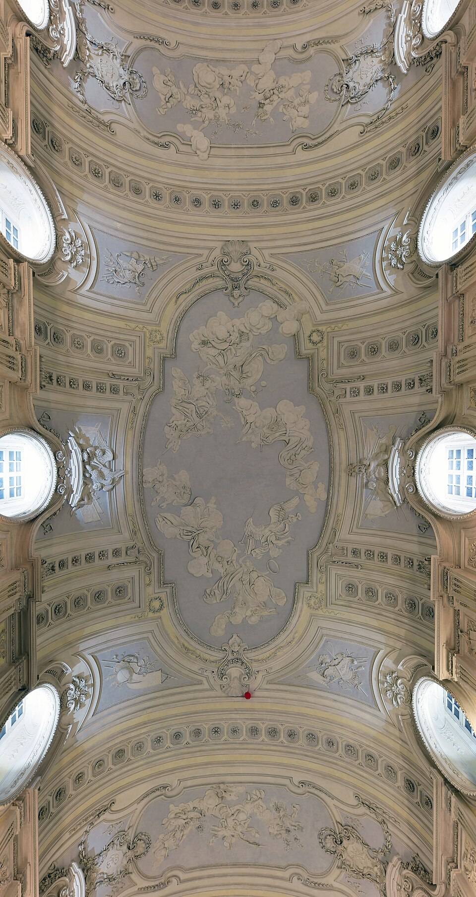Středová část klenby Galleria Grande ve Venaria Reale
