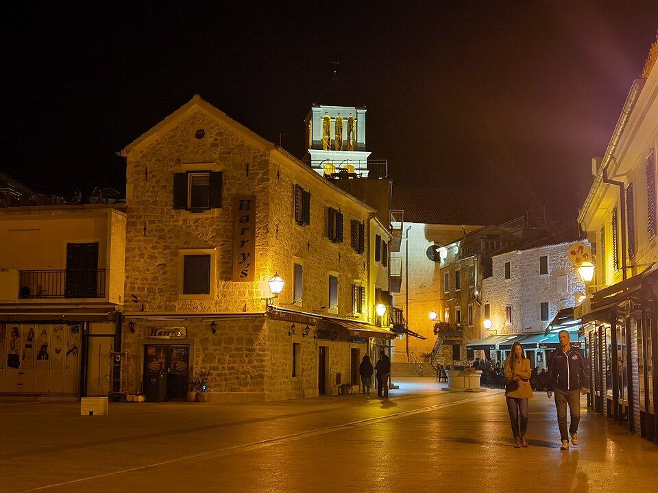 Tuđmanovo náměstí ve Vodicích