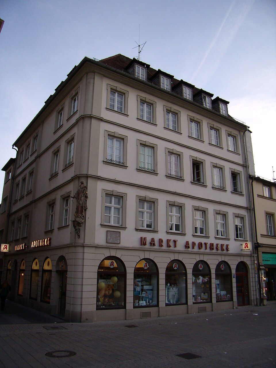 Historický dům na tržišti ve Würzburgu