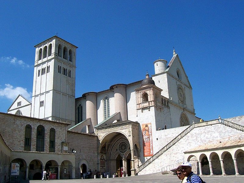 Bazilika svatého Františka v Assisi za dne