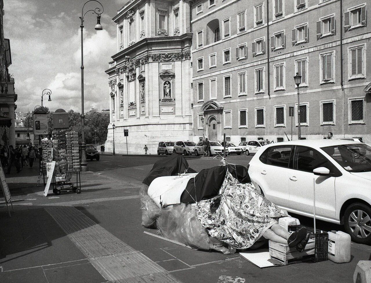 Bazilika Santa Maria Maggiore v Římě, průčelí s lodžií a kampanilou za jasného dne