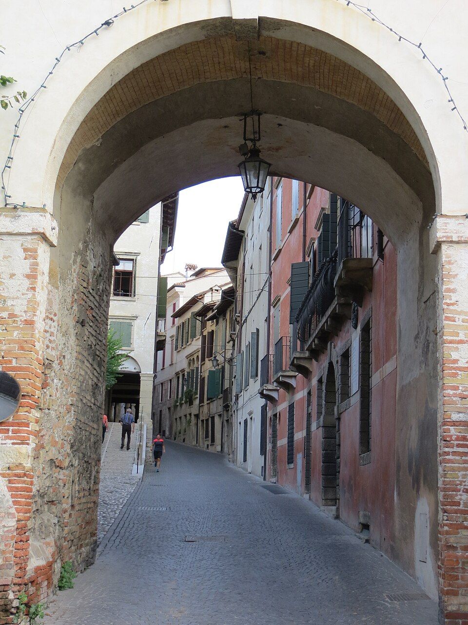 Městská brána Porta Santo Spirito v Asole