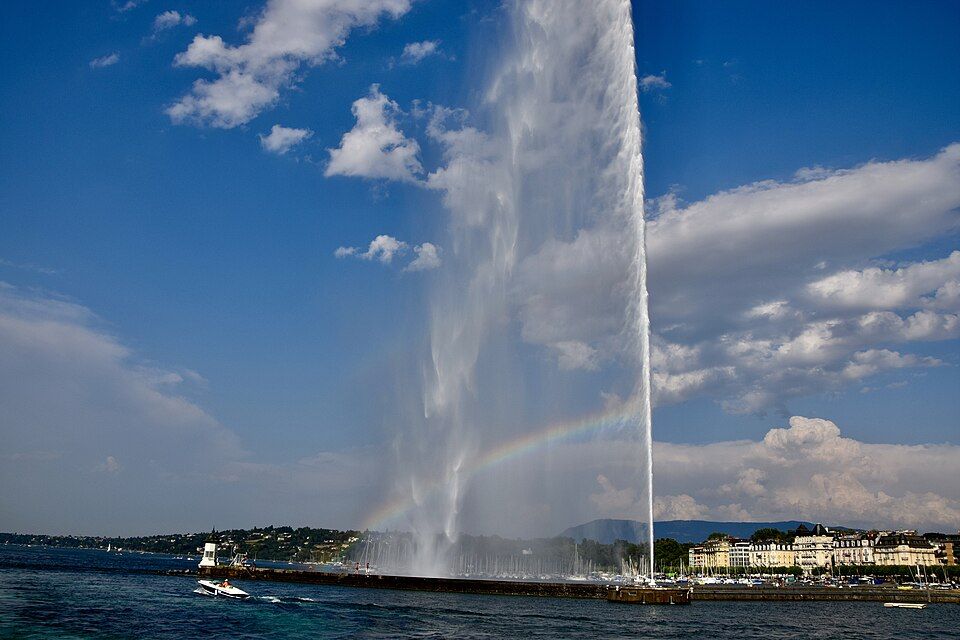 Vodotrysk Jet d'eau tryskající z Ženevského jezera