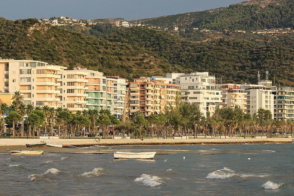 Pobřežní promenáda ve Vlorë