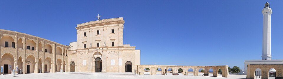 Mys Santa Maria di Leuca, kde se potkávají dvě moře