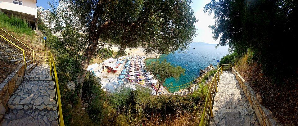 Pláž u Uji i Ftohtë ve Vlorë