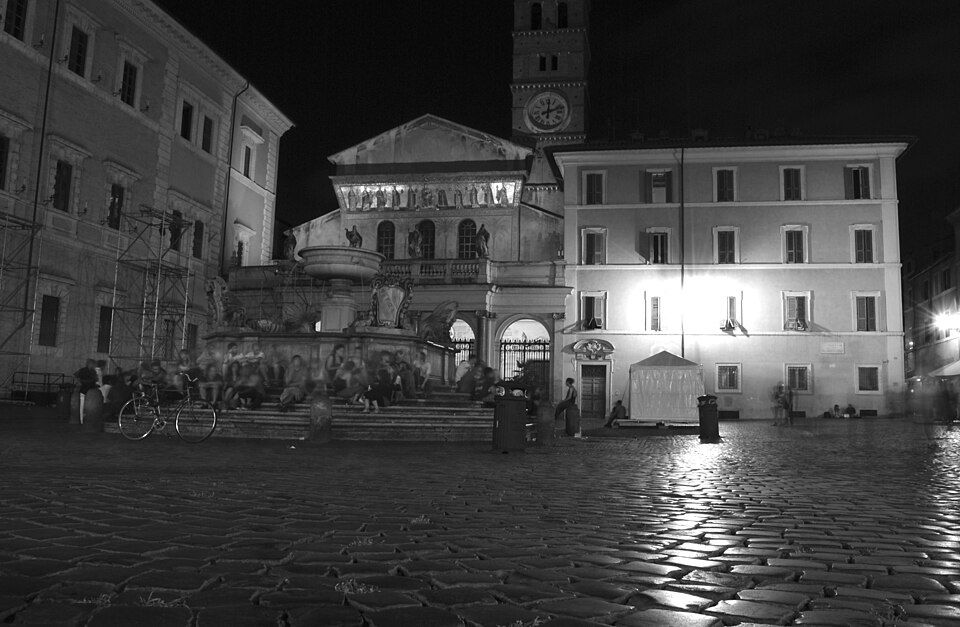 Úzké uličky římské čtvrti Trastevere, která spadá do ZTL