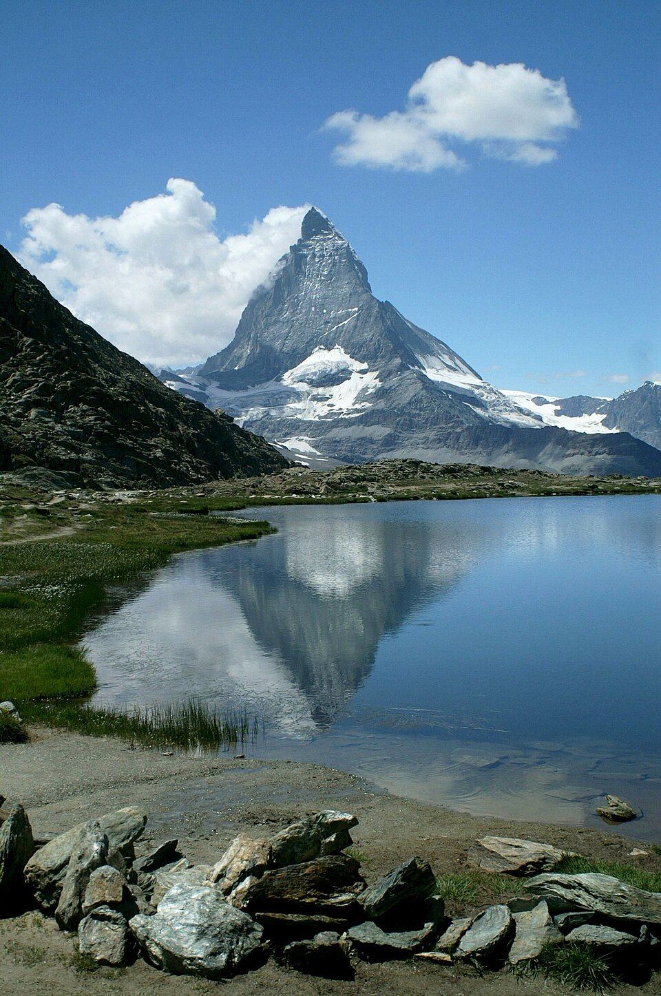 Matterhorn nad uličkami Zermattu