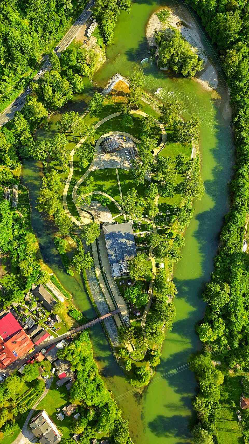 Park Ada u řeky Vrbas v Banja Luce