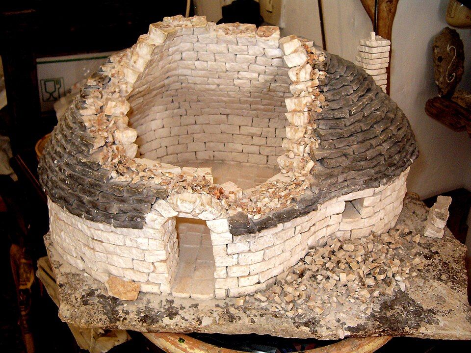 Průřez konstrukcí trullo, kamenná kupole bez malty