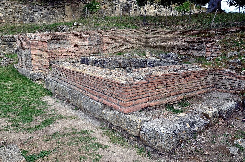 Knihovna (portikus) v Apollonii
