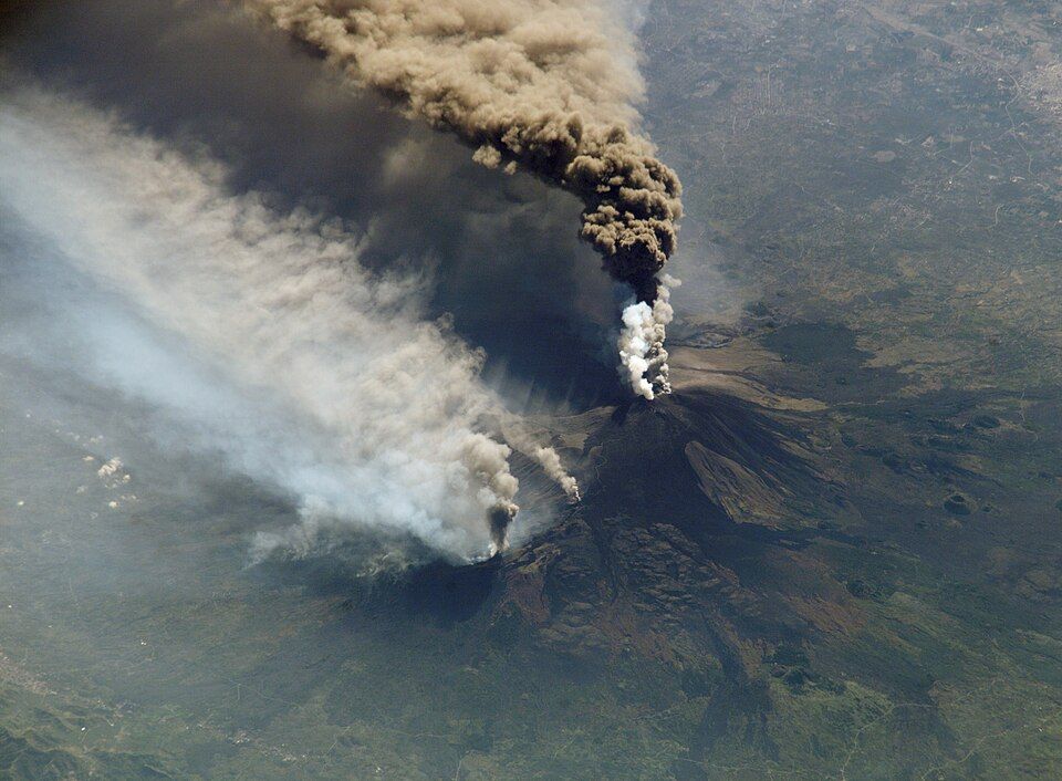 Erupce Etny z vesmíru