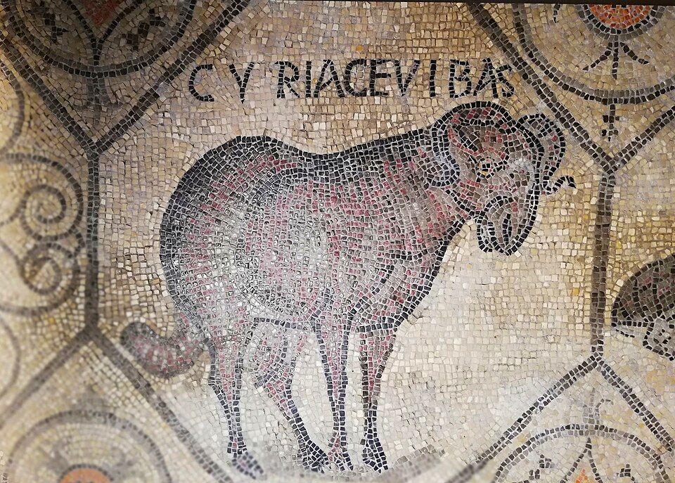 Mozaikový beran z podlahy baziliky v Aquileji