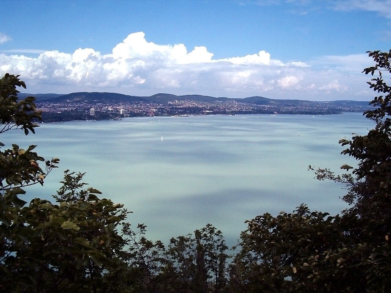 Jezero Balaton při pohledu z poloostrova Tihany