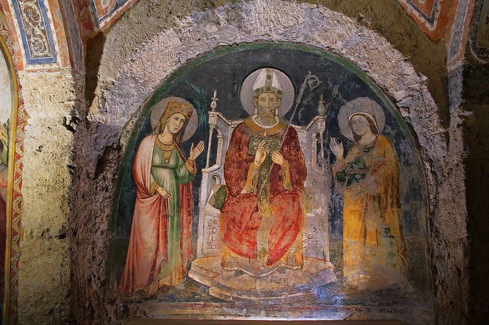 Liturgická výzdoba a exponáty muzea při katedrále v Anagni