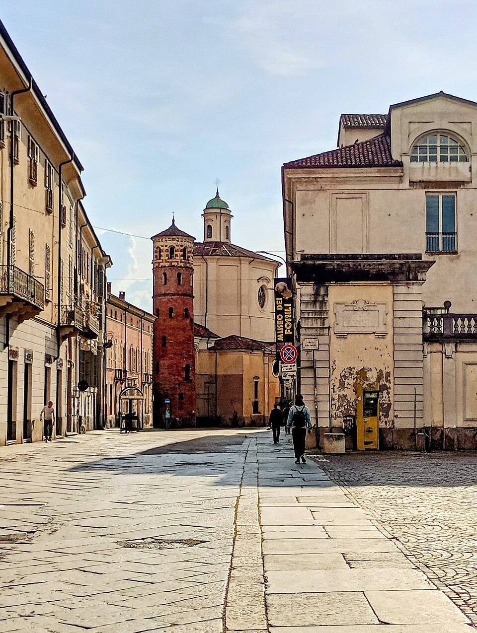 Hlavní třída Corso Vittorio Alfieri v Asti