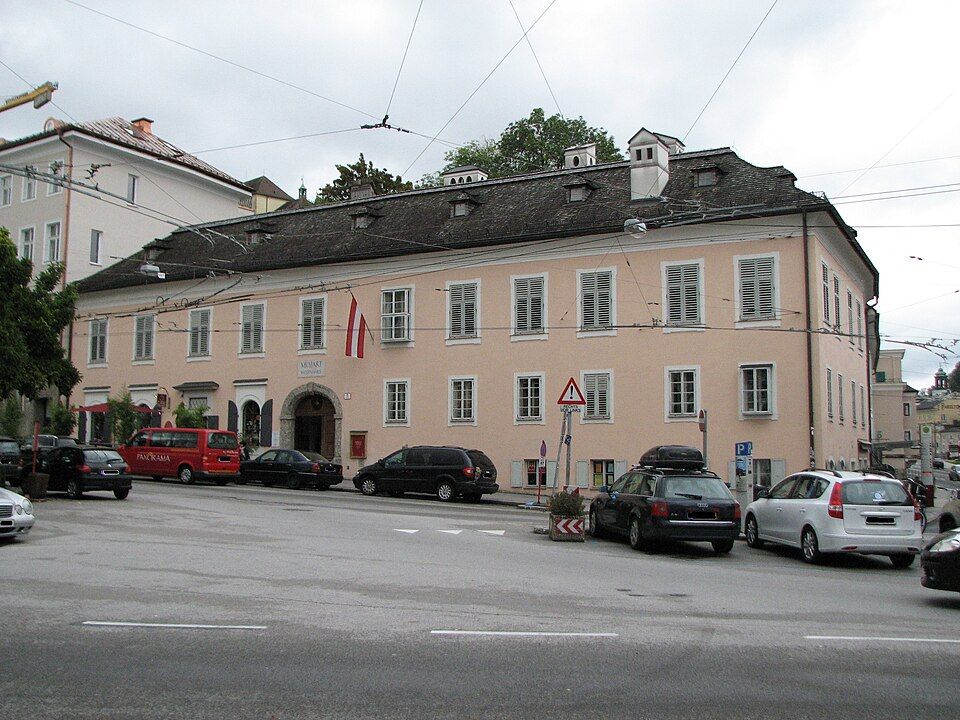 Mozartův obytný dům (Tanzmeisterhaus) na Makartplatz, Salcburk