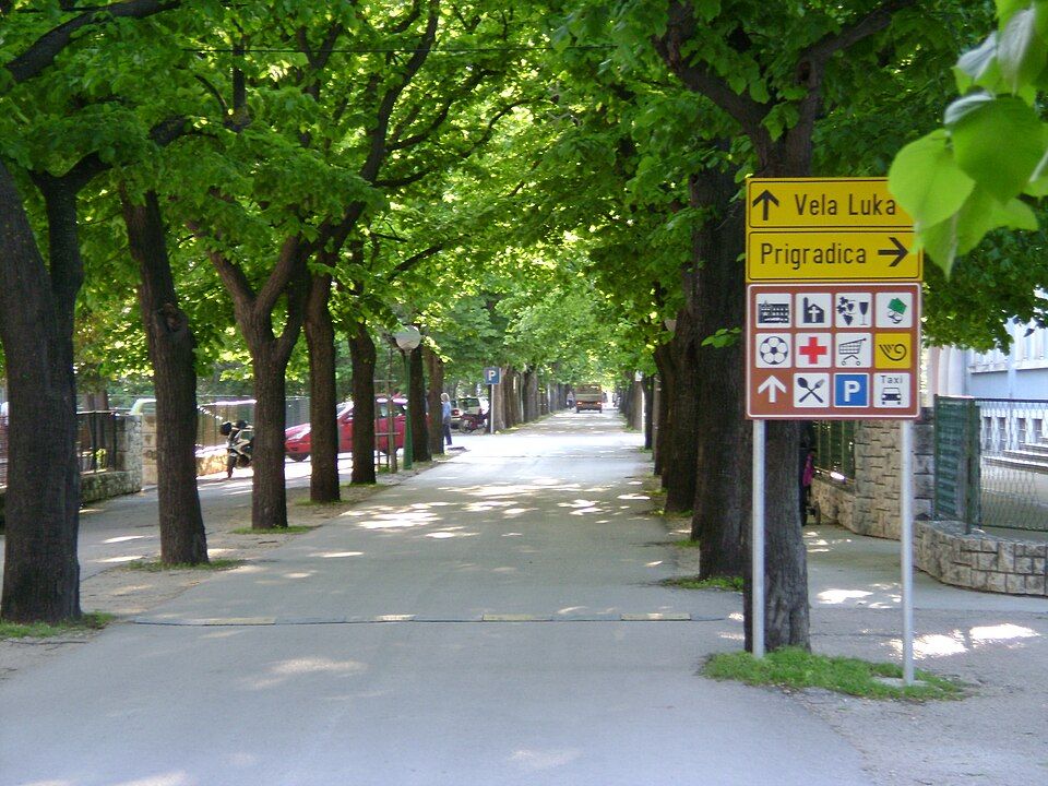 Lipová alej (Avenija lipa) v Blatu
