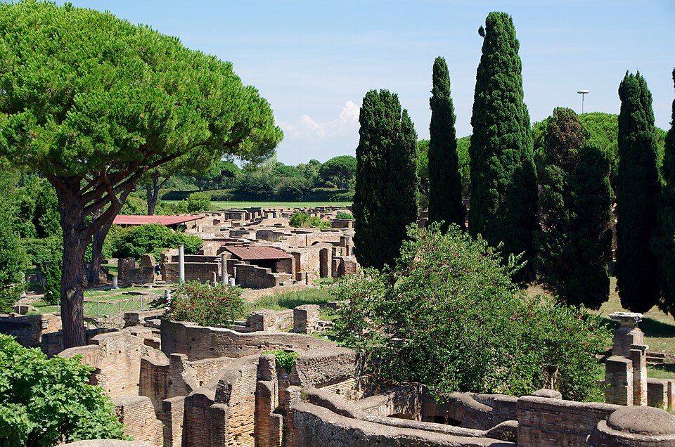 Ruiny domů v Ostia Antica