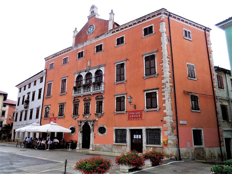 Oranžový dům ve Vodnjanu