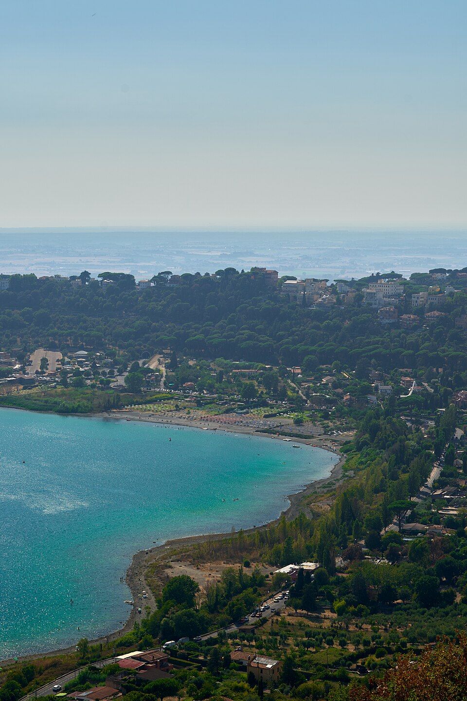 Castel Gandolfo nad jezerem Albano