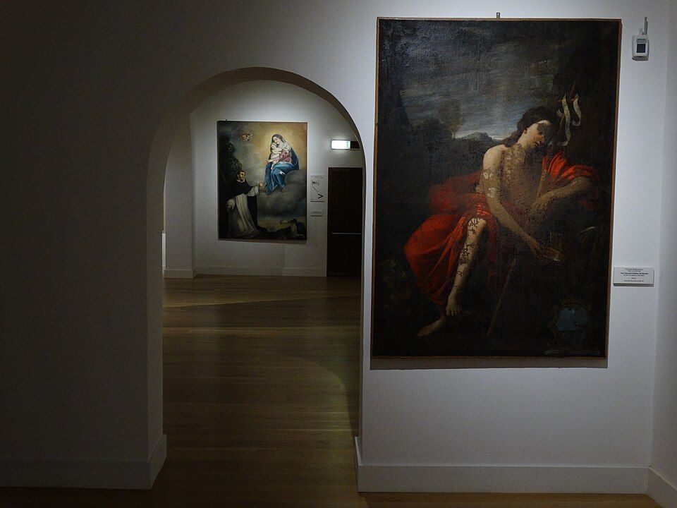 Museo Civico Bernardino Rotundo v Altomonte, kde je uložena deska připisovaná Simone Martinimu