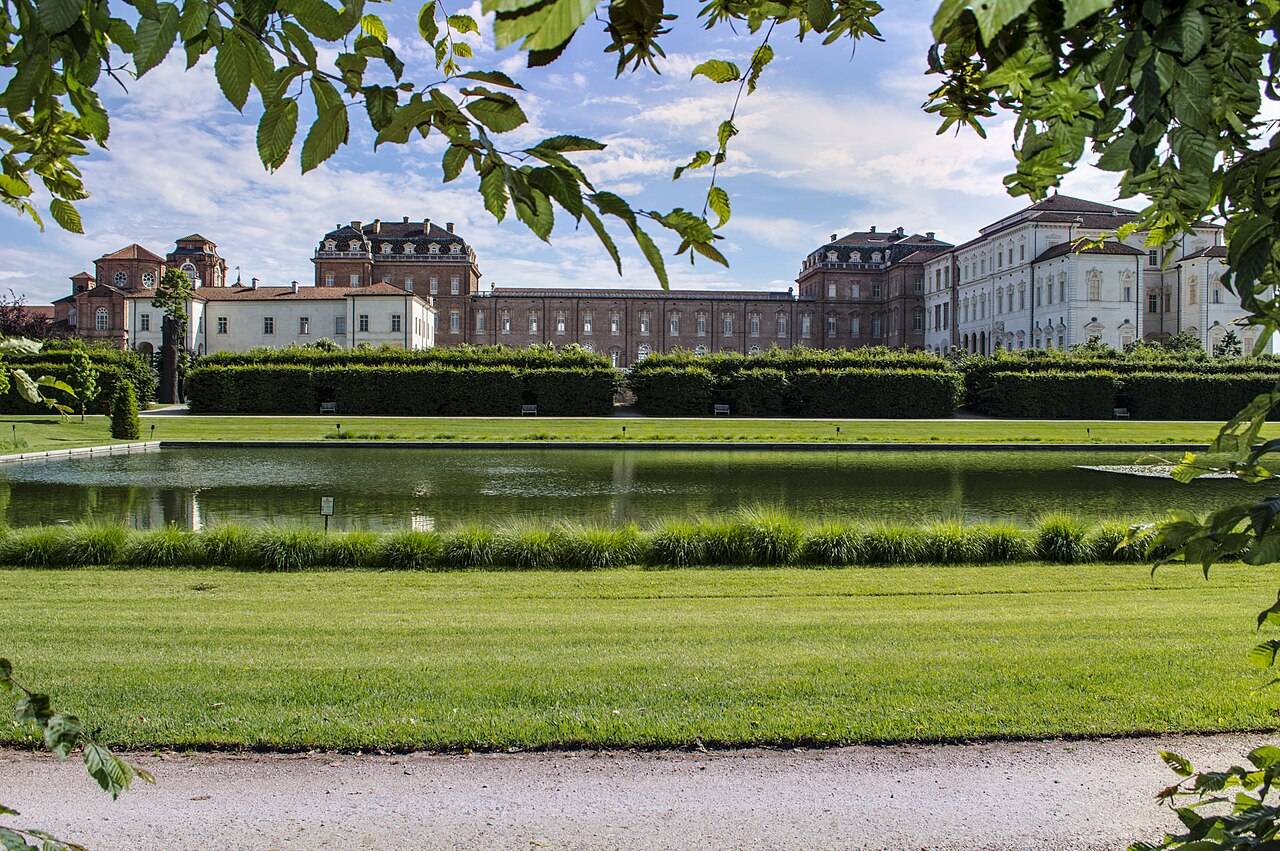 Královská rezidence Venaria Reale, barokní průčelí savojského paláce u Turína