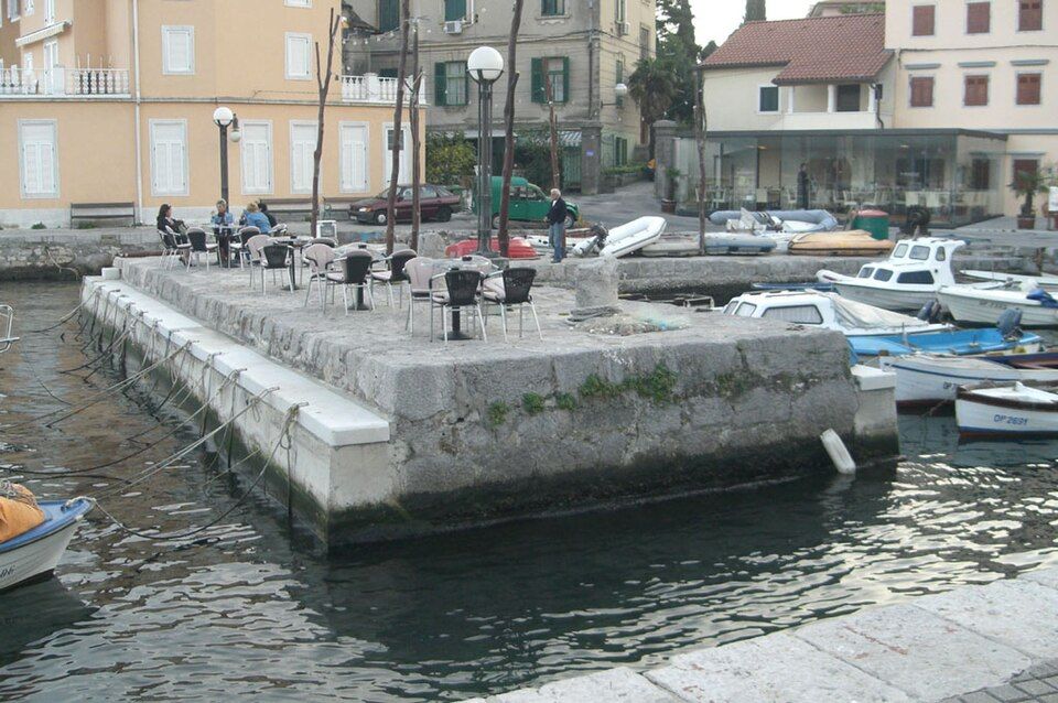 Přístav ve Volosku