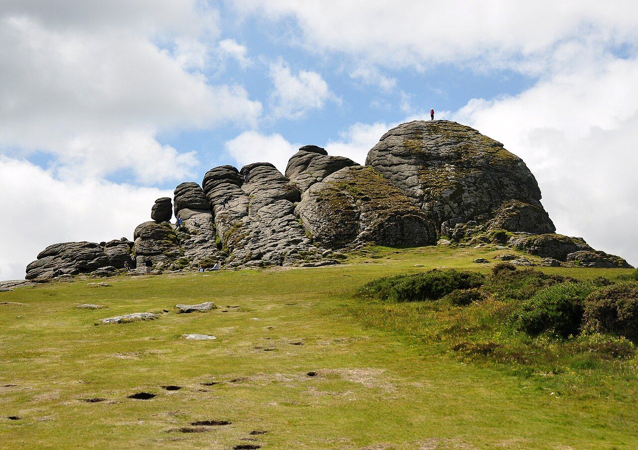 Haytor Rocks na Dartmooru v Anglii