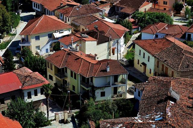 Trikala autem: staré město Varousi, hodinová věž a brána k Meteoře