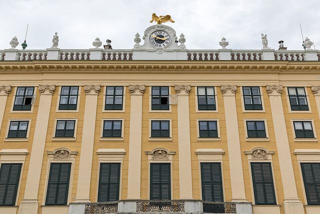 Schönbrunn ve Vídni: 1441 místností, nejstarší zoo světa a kde nechat auto