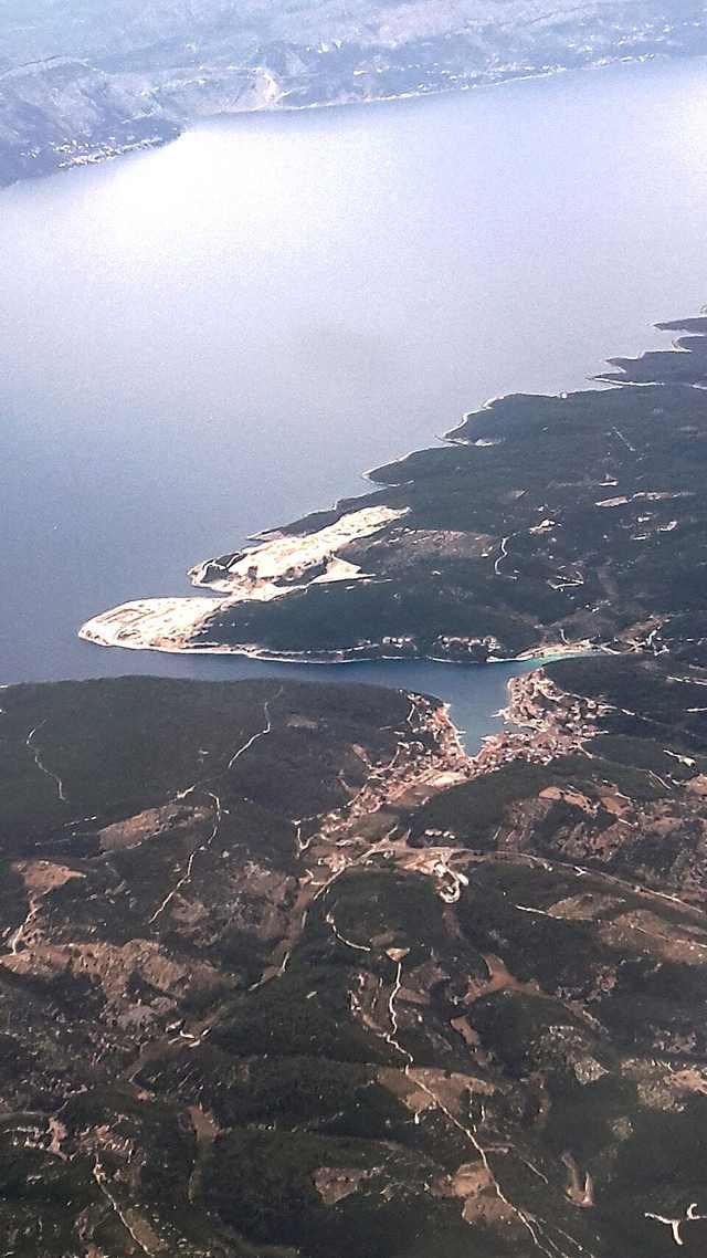 Pučišća na Brači: město bílého kamene a slavná kamenická škola