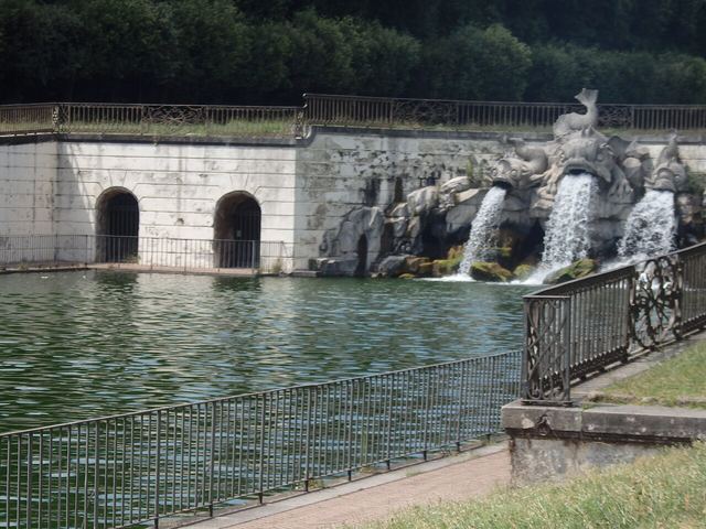 Caserta: největší královský palác Itálie, kde Versailles musí tiše závidět