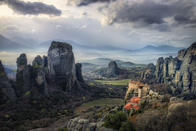 Řecká pevnina autem: Meteora, Delfy, Olymp a Soluň na jeden okruh, mýtné a kde spát