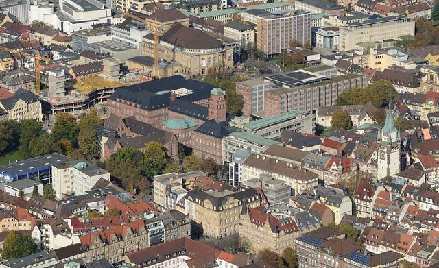 Freiburg im Breisgau: brána Černého lesa, katedrála s nejkrásnější věží a potůčky v ulicích