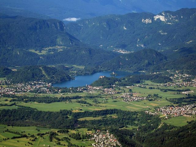Slovinsko autem: Alpy, smaragdová Soča a jeskyně na jeden road trip | SeekBone