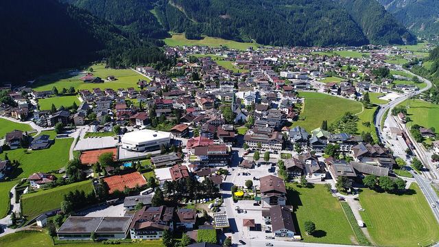 Mayrhofen a Zillertal autem: lanovky, ledovec Hintertux a kde nechat auto