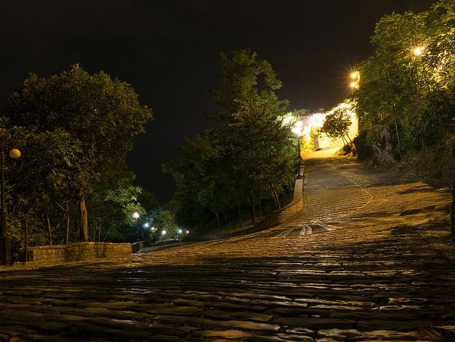 Gjirokastra: kamenné město, obří hrad a diktátorův rodný dům